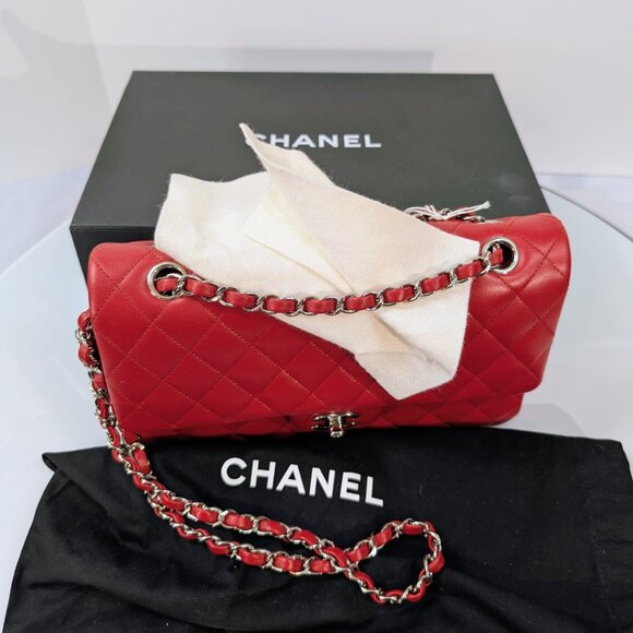 Chanel Rare Red 17b Classic Medium Quilted Lambskin Double Flap Bag - Picture 2 of 16